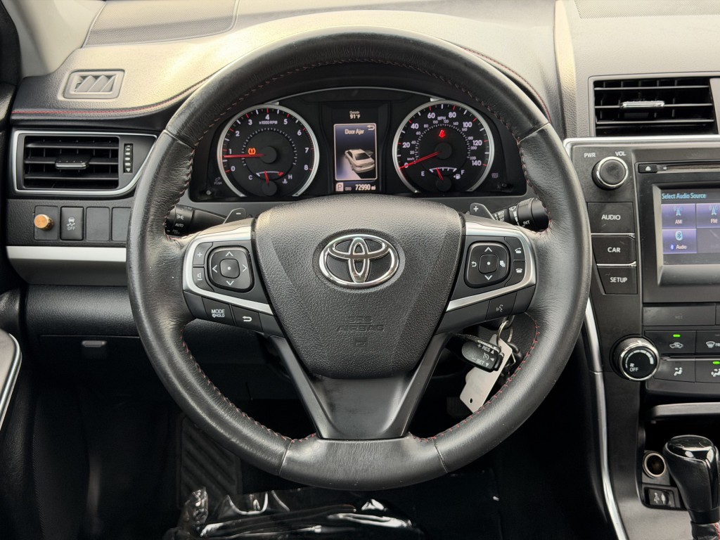 2017 Toyota Camry Image 14