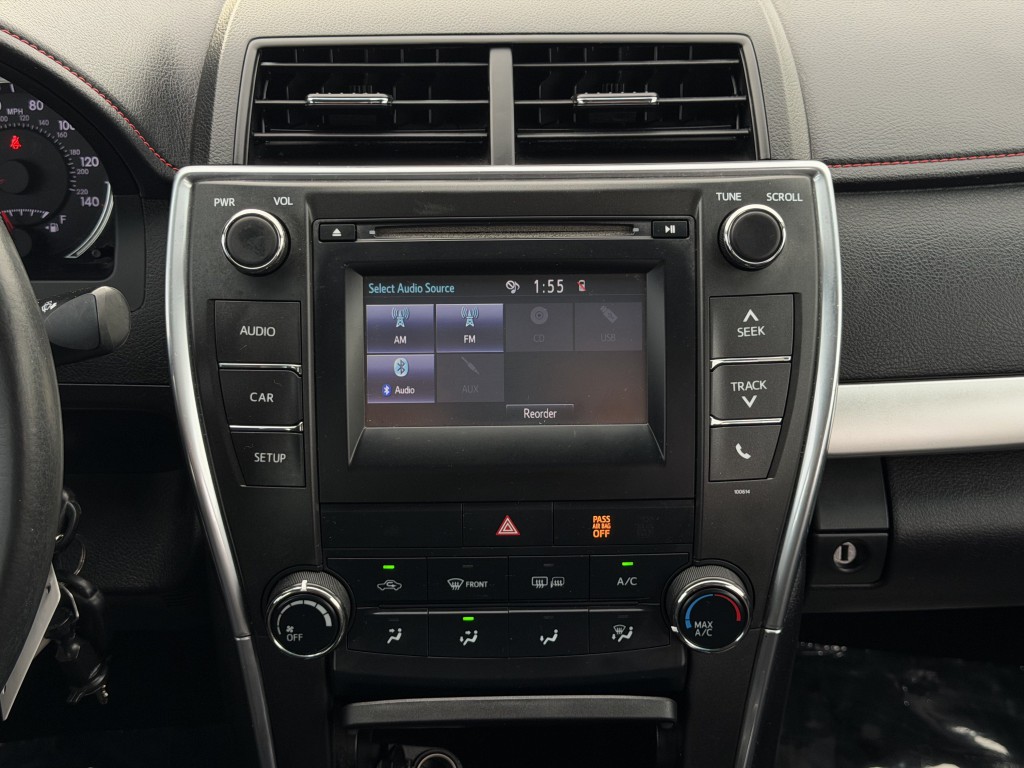 2017 Toyota Camry Image 16