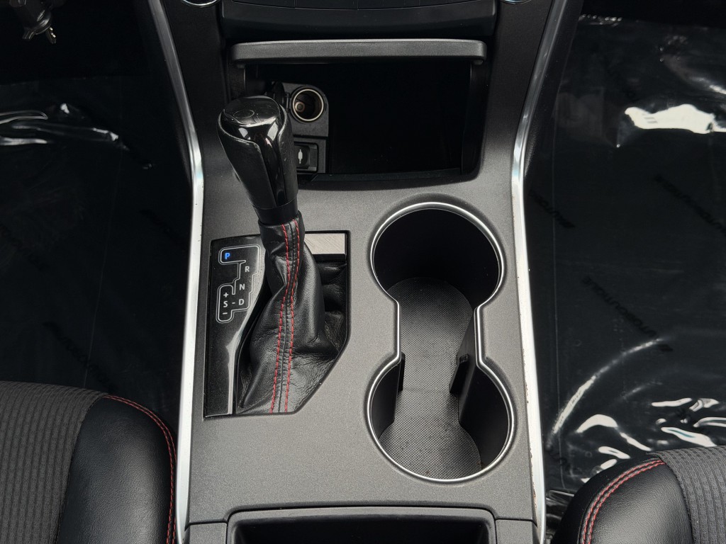 2017 Toyota Camry Image 18