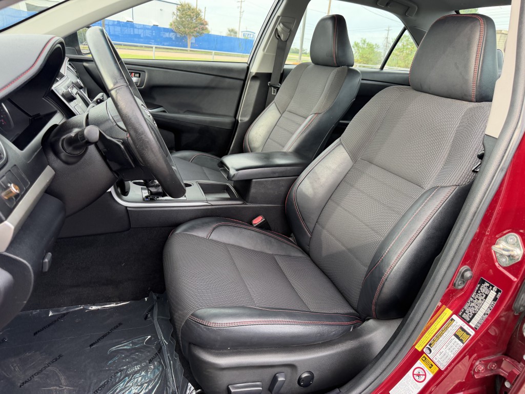 2017 Toyota Camry Image 20