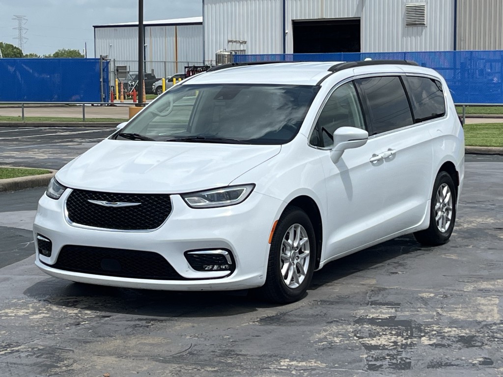 2022 Chrysler Pacifica Image 3