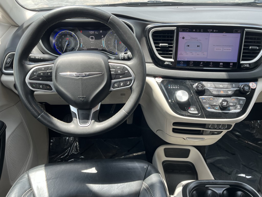 2022 Chrysler Pacifica Image 17