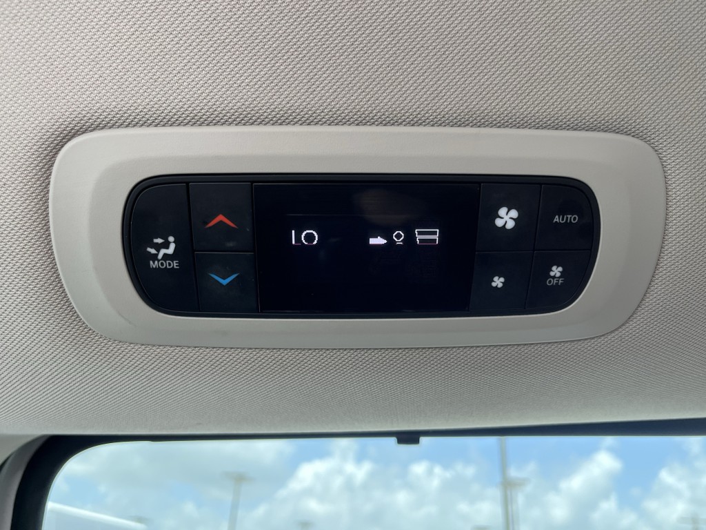 2022 Chrysler Pacifica Image 28