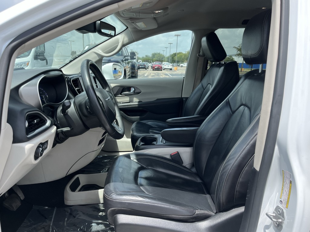 2022 Chrysler Pacifica Image 30