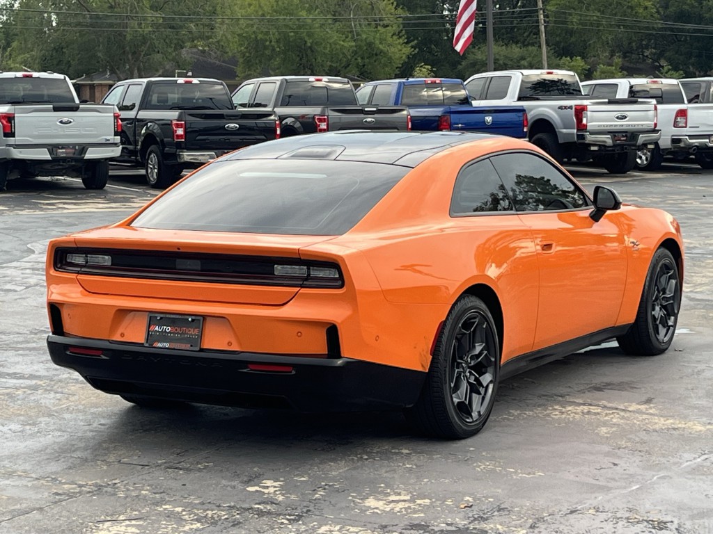 2025 Dodge Charger Image 12