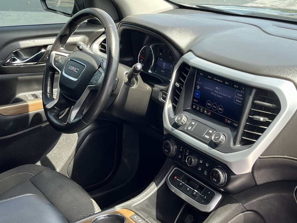 2020 GMC Acadia Image 16
