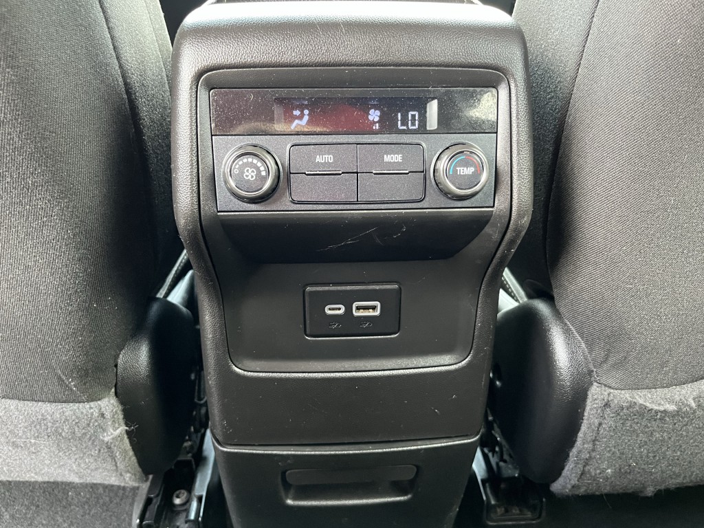 2020 GMC Acadia Image 27
