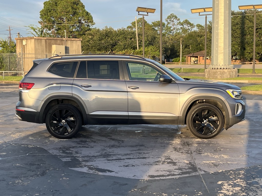 2024 Volkswagen Atlas Image 13