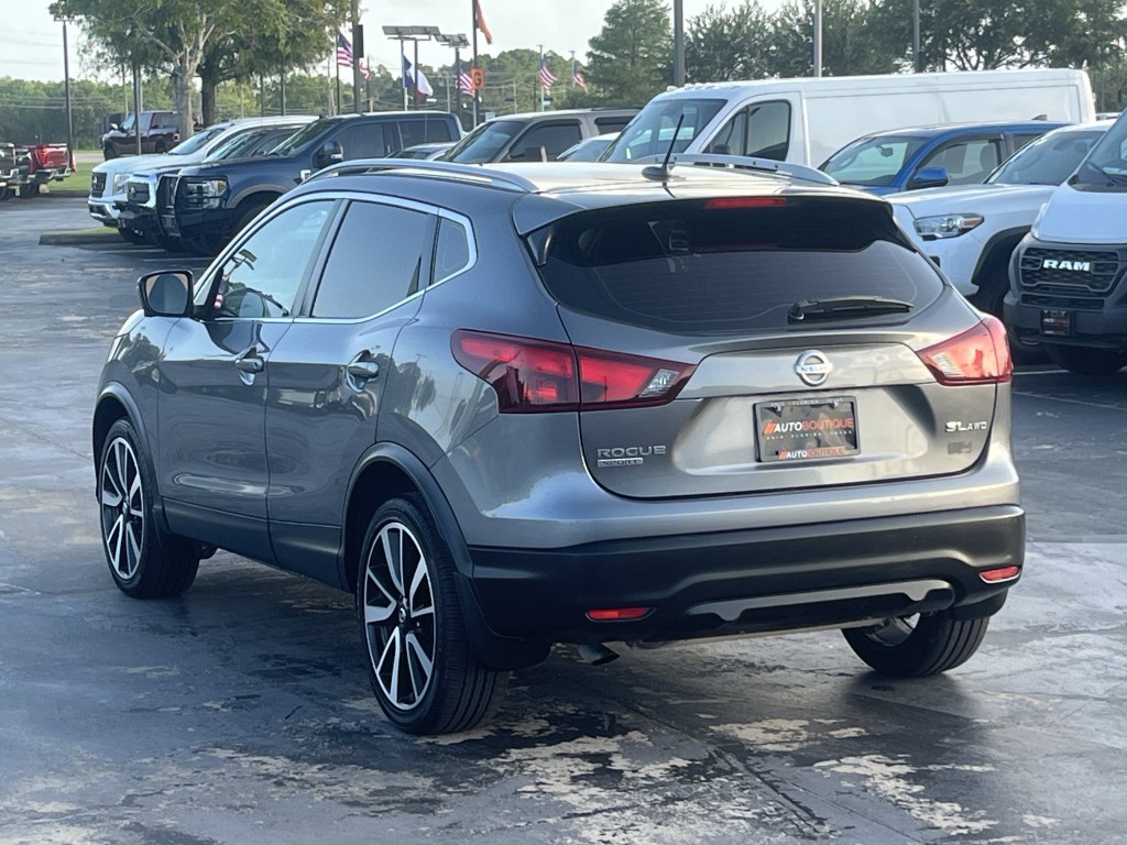 2017 Nissan Rogue Image 11