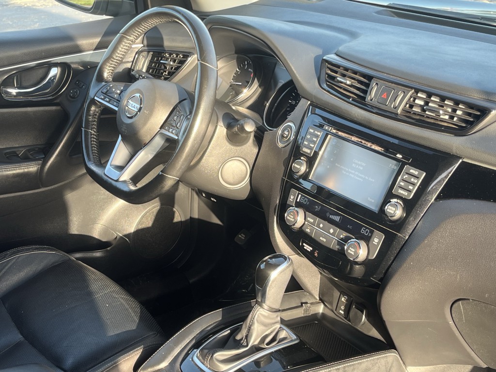2017 Nissan Rogue Image 17