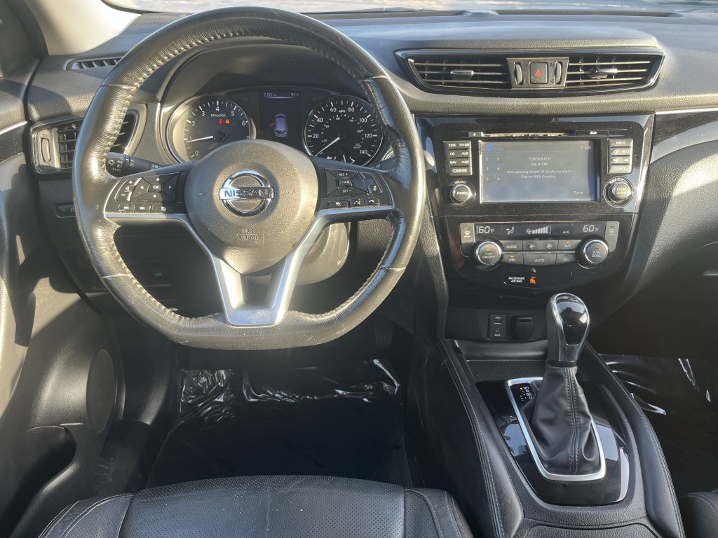 2017 Nissan Rogue Image 18