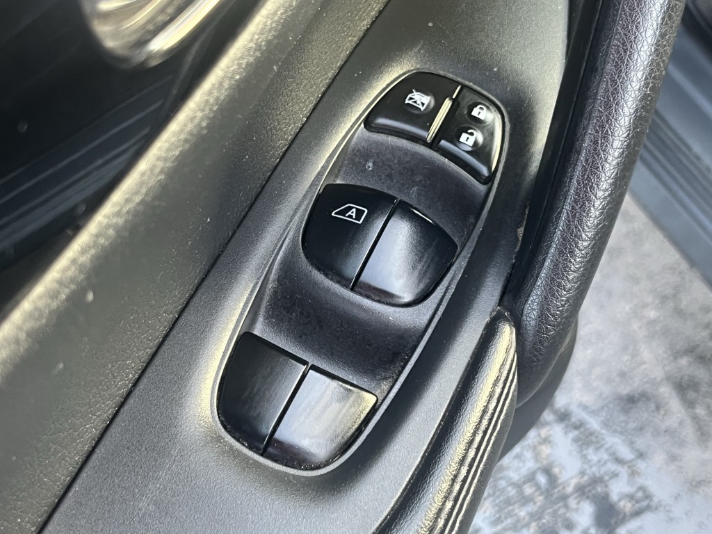 2017 Nissan Rogue Image 27