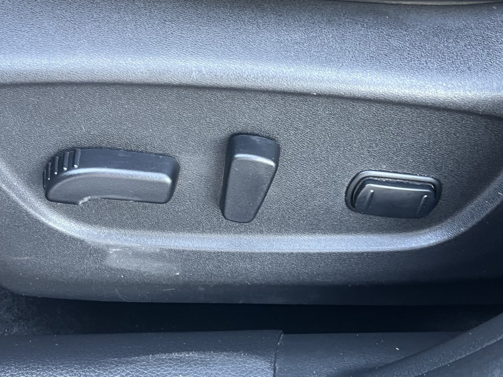 2017 Nissan Rogue Image 28