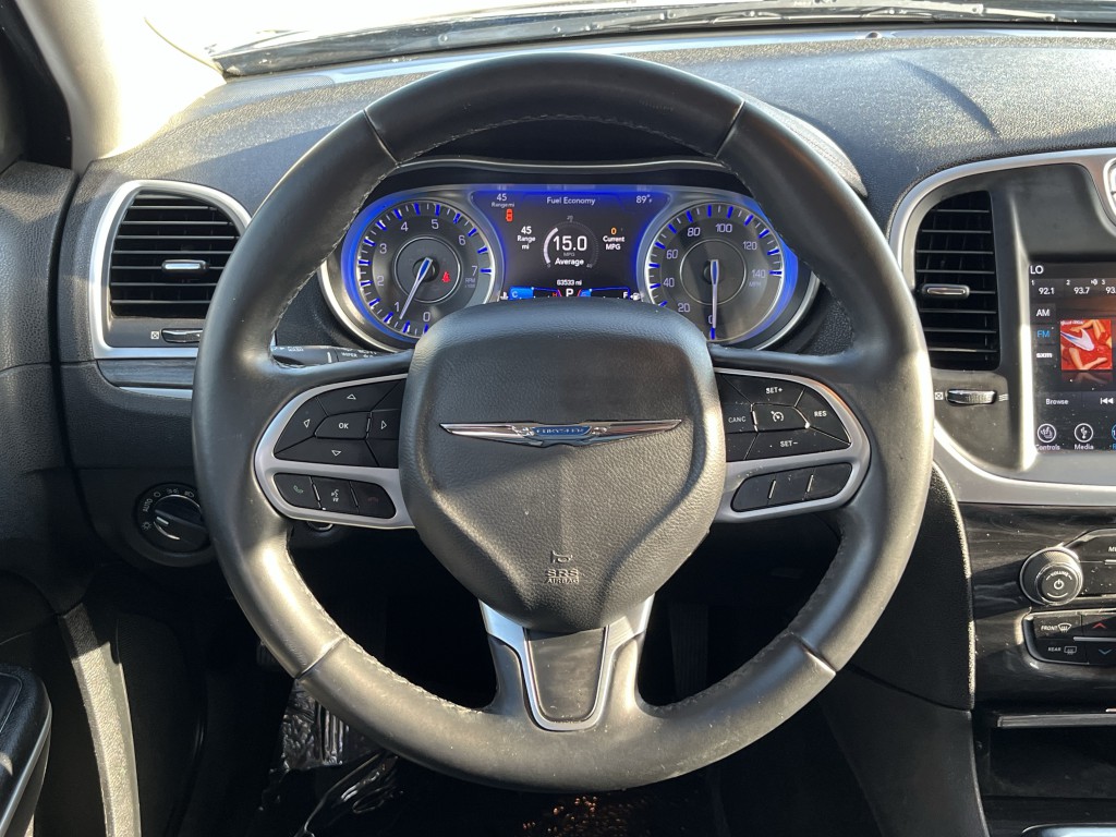 2018 Chrysler 300 Image 16
