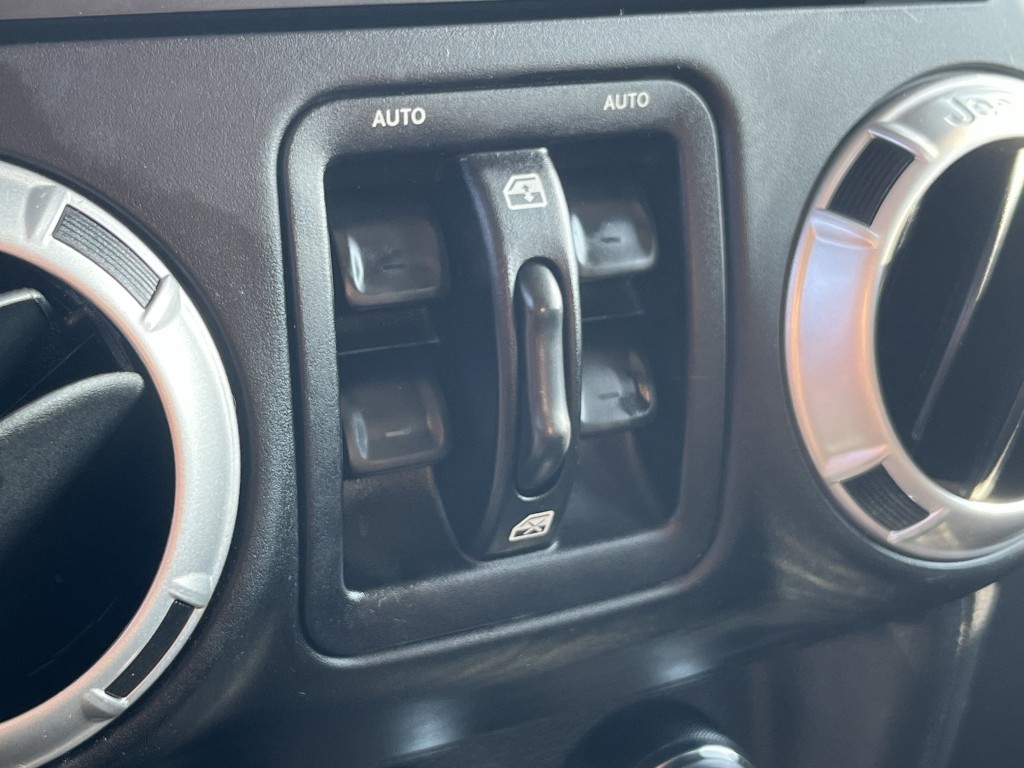 2014 Jeep Wrangler Unlimited Image 24