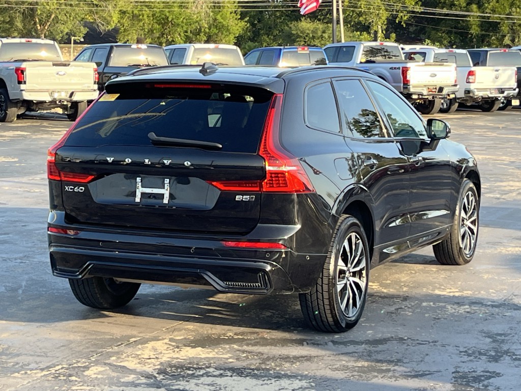 2023 Volvo XC60 Image 11