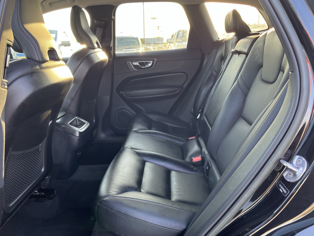 2023 Volvo XC60 Image 32