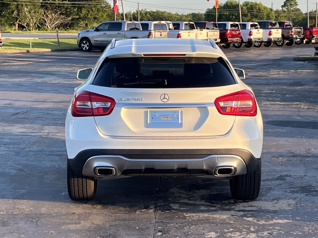 2019 Mercedes-Benz GLA-Class Image 9