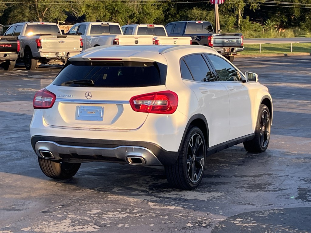 2019 Mercedes-Benz GLA-Class Image 11