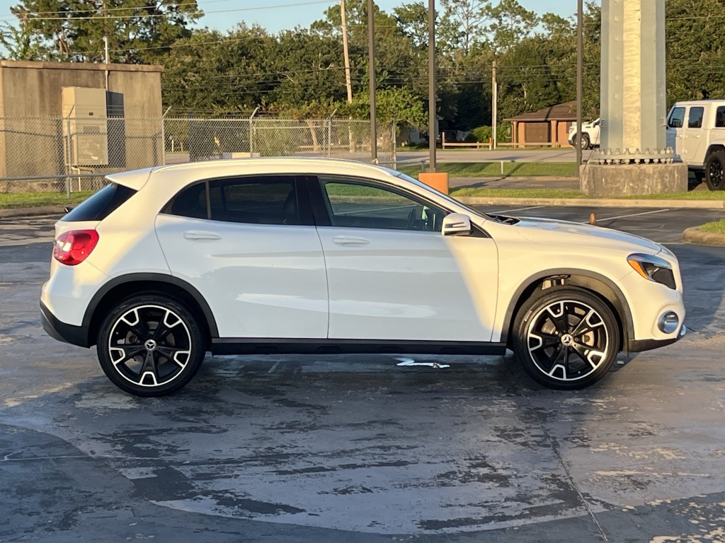 2019 Mercedes-Benz GLA-Class Image 12