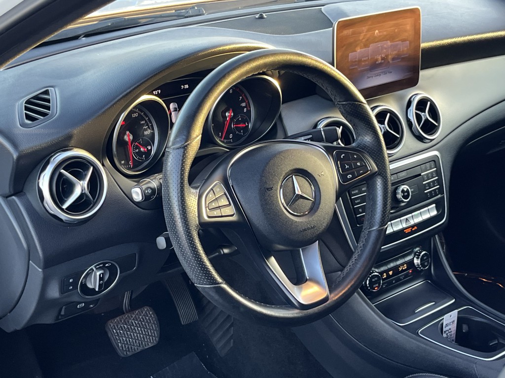 2019 Mercedes-Benz GLA-Class Image 17