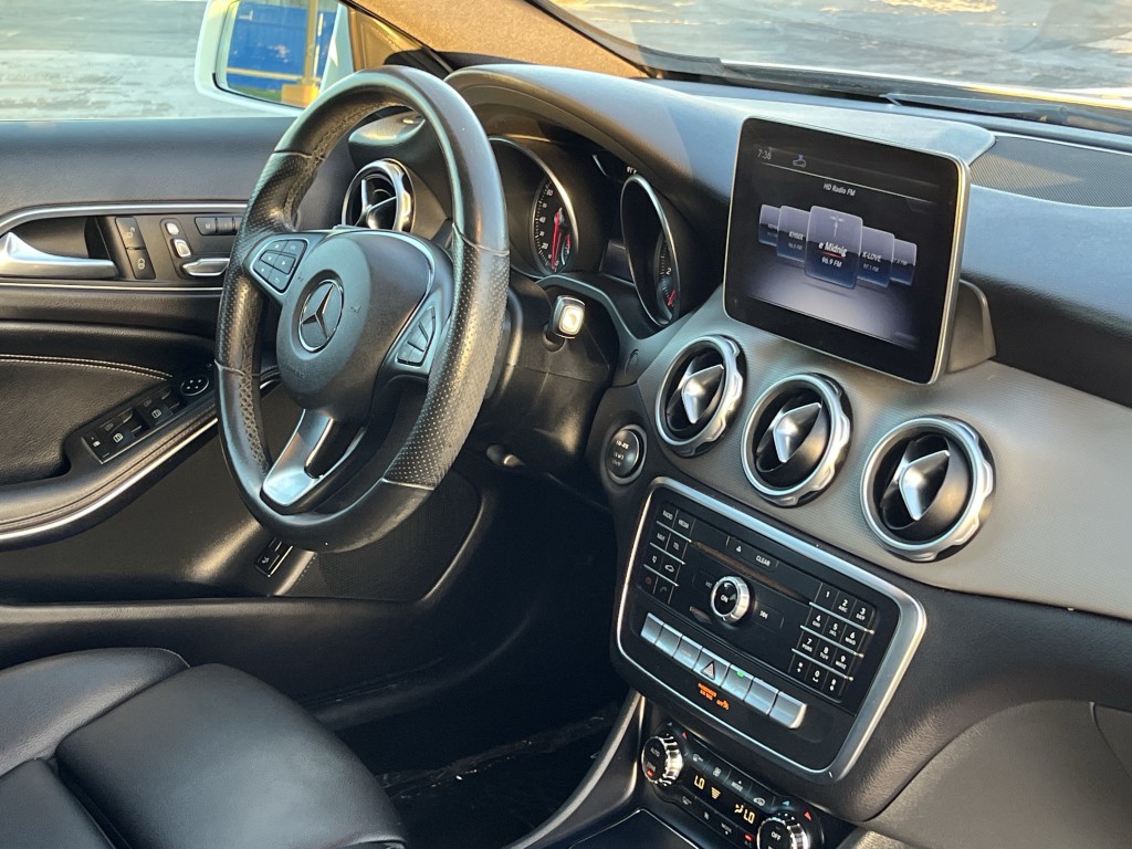 2019 Mercedes-Benz GLA-Class Image 18