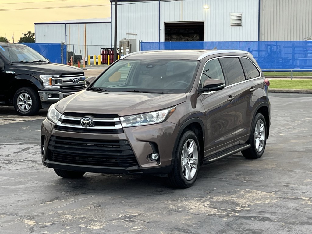 2019 Toyota Highlander Image 3