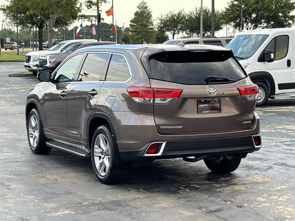 2019 Toyota Highlander Image 11