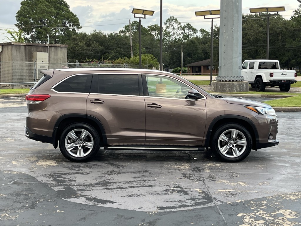 2019 Toyota Highlander Image 12