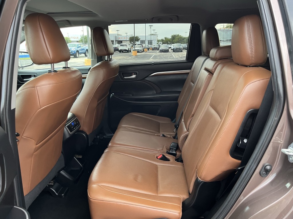 2019 Toyota Highlander Image 32