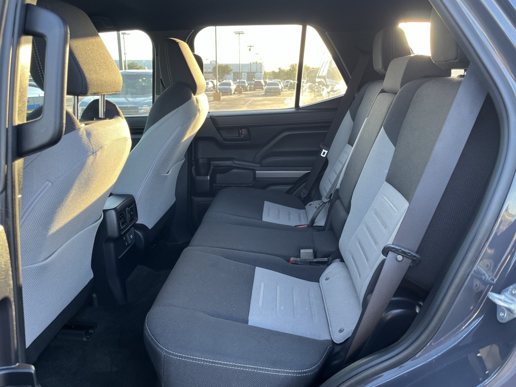 2025 Toyota 4Runner Image 30