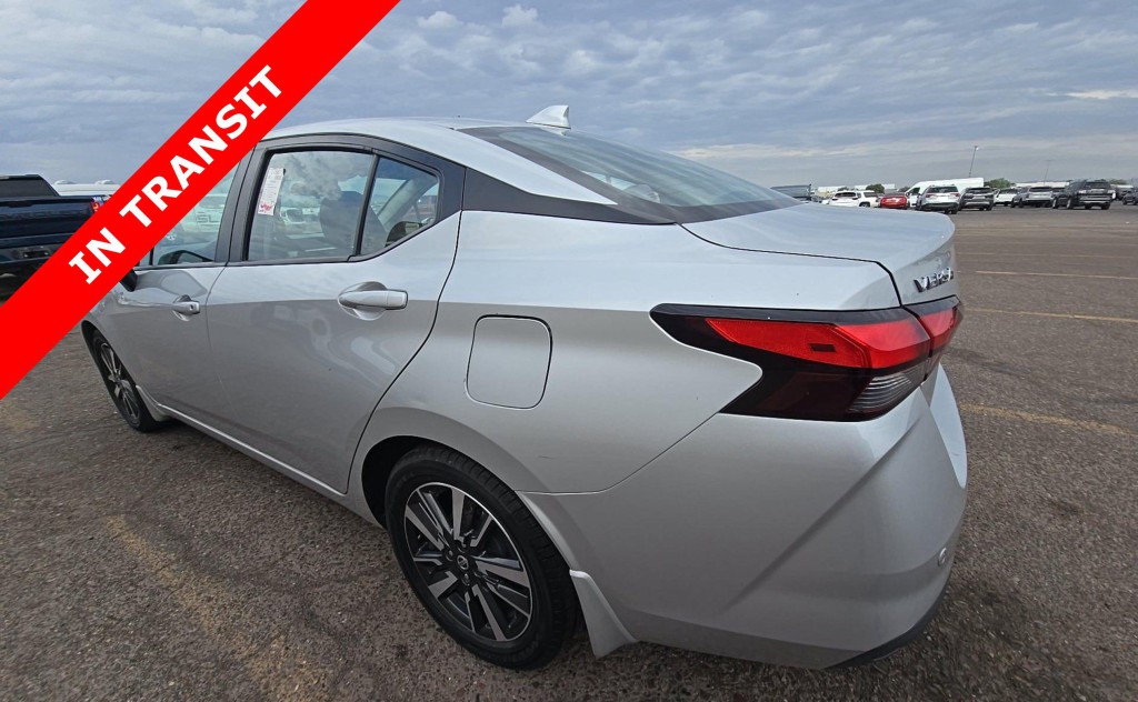 2021 Nissan Versa Image 5