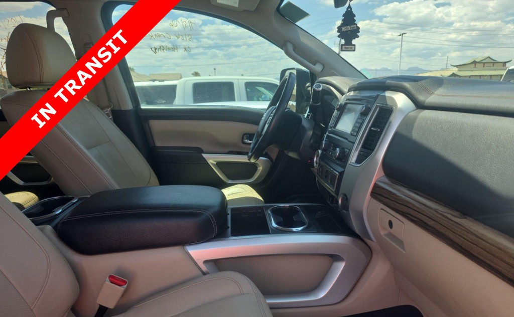 2016 Nissan Titan Image 8