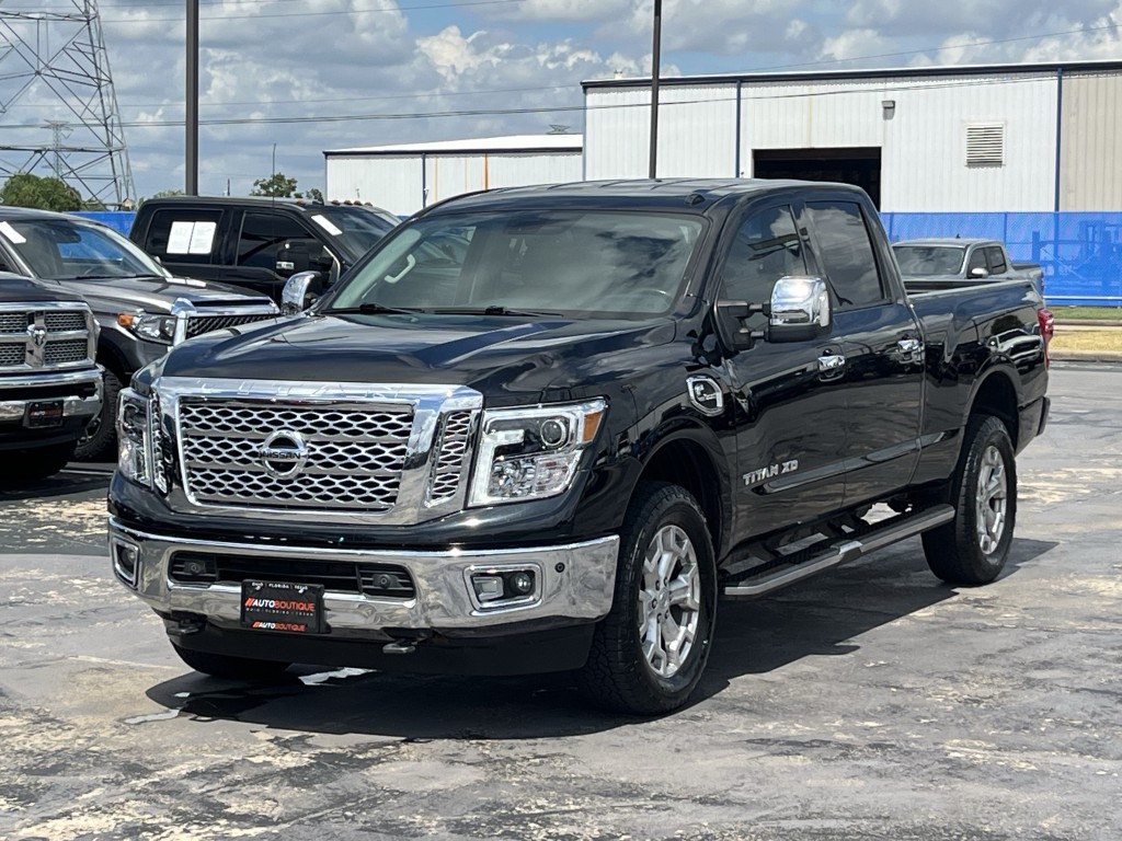 2016 Nissan Titan Image 3