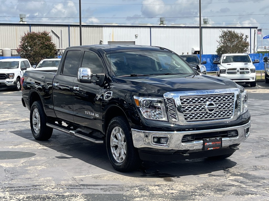 2016 Nissan Titan Image 5