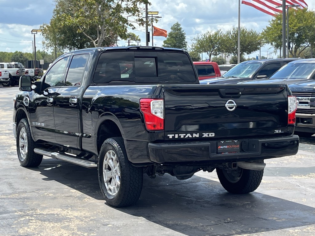 2016 Nissan Titan Image 11