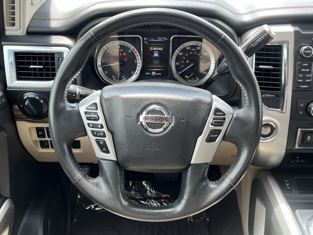2016 Nissan Titan Image 17