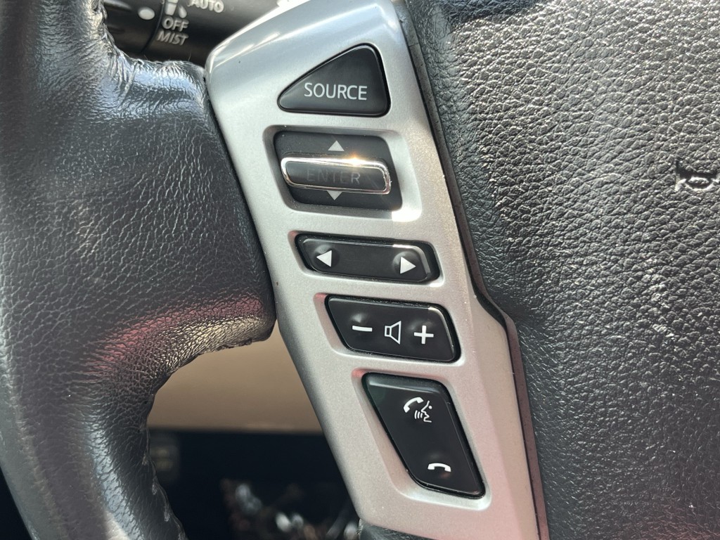 2016 Nissan Titan Image 18