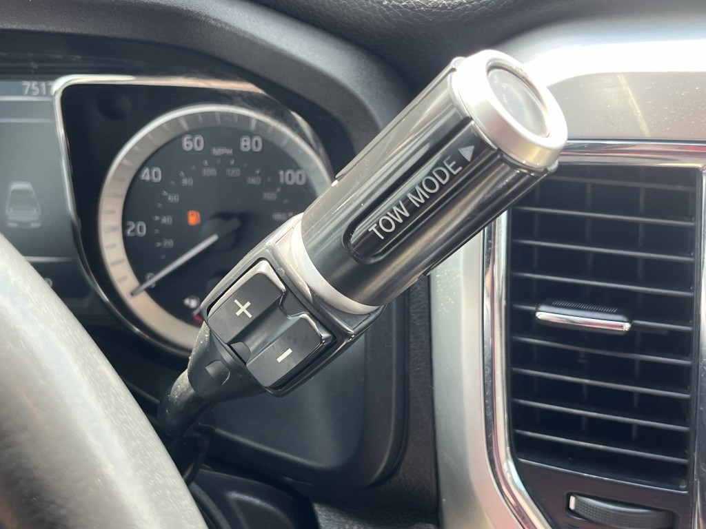 2016 Nissan Titan Image 21
