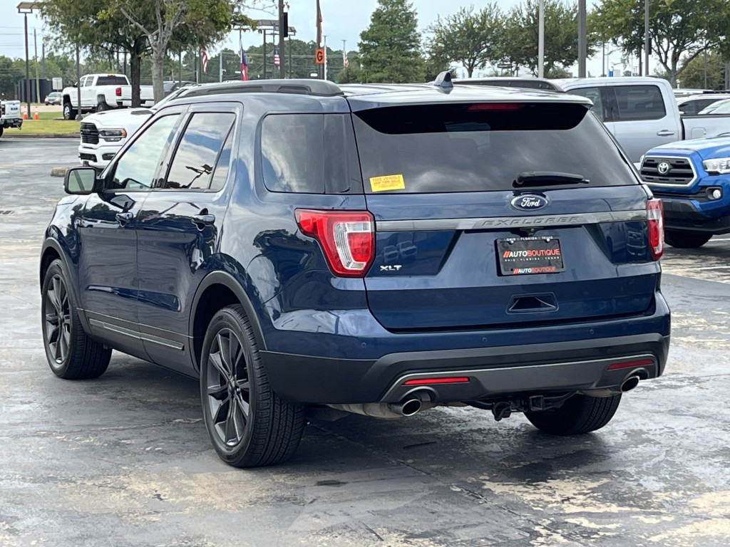 2017 Ford Explorer Image 12