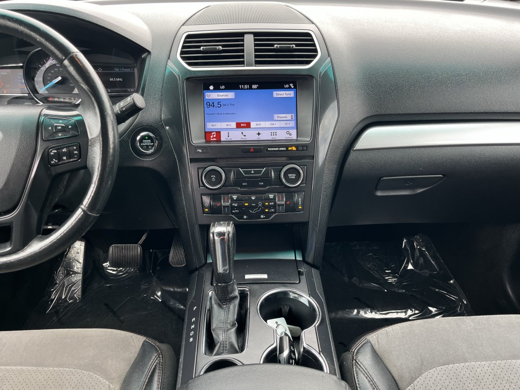 2017 Ford Explorer Image 25
