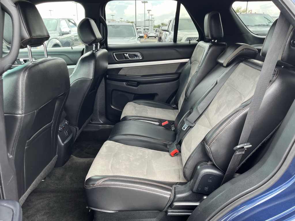 2017 Ford Explorer Image 30