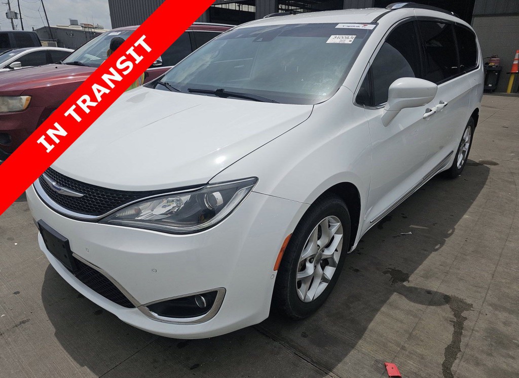 2019 Chrysler Pacifica Image 1