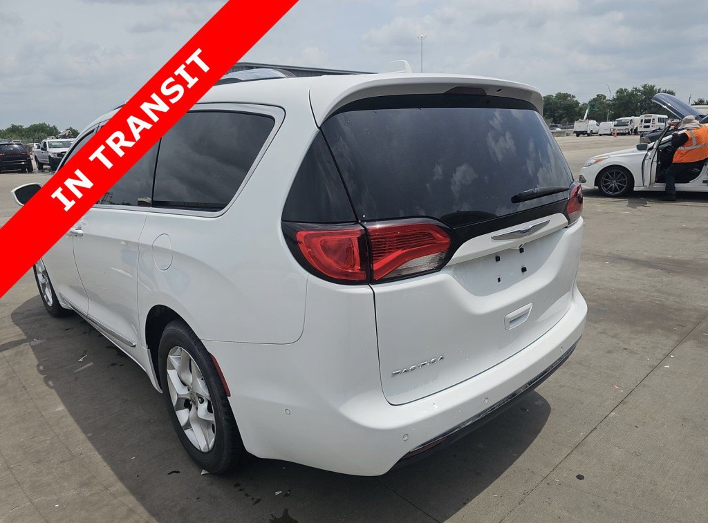 2019 Chrysler Pacifica Image 7