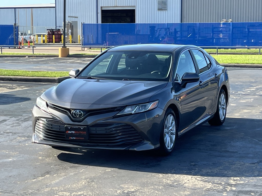 2019 Toyota Camry Image 3
