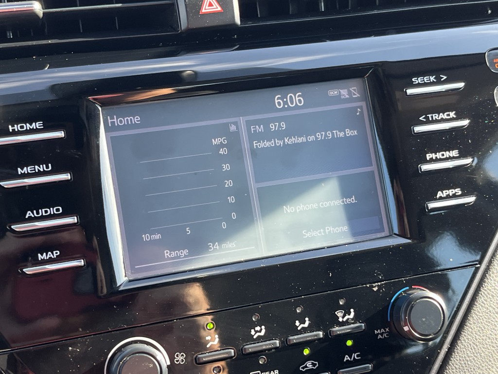 2019 Toyota Camry Image 8