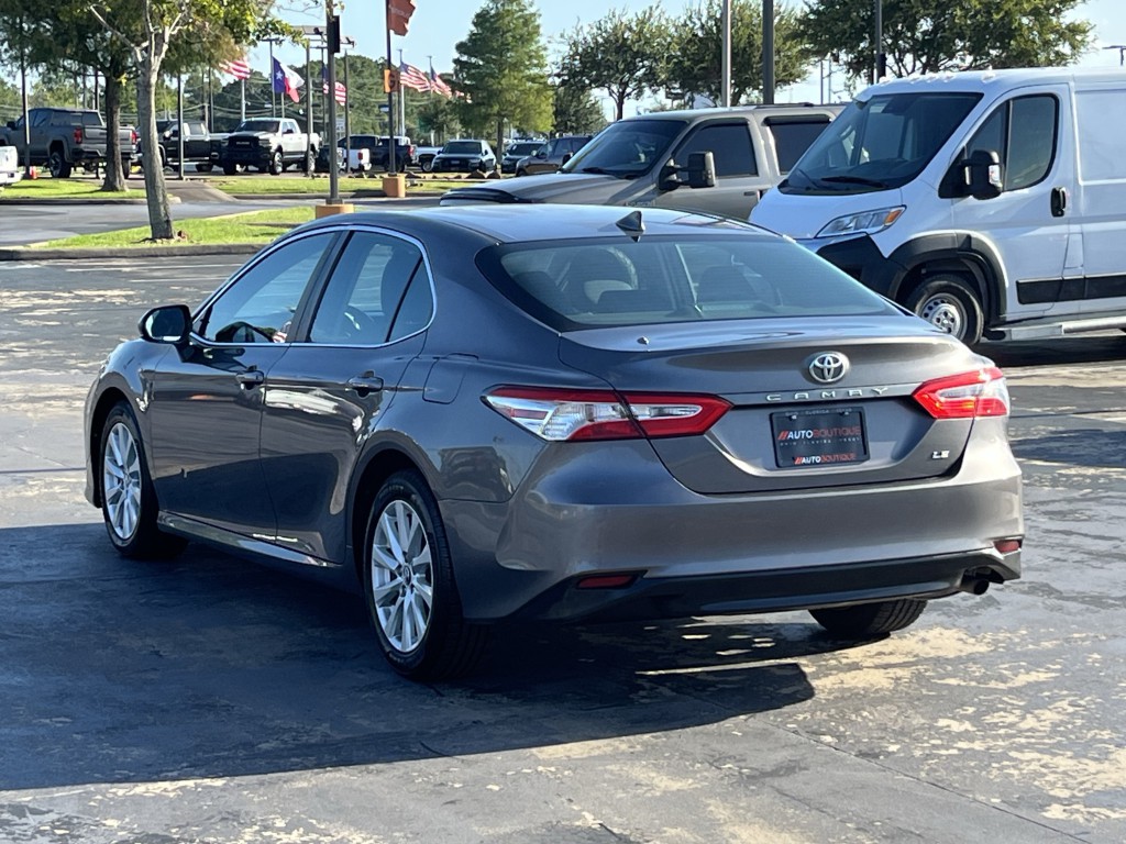 2019 Toyota Camry Image 10