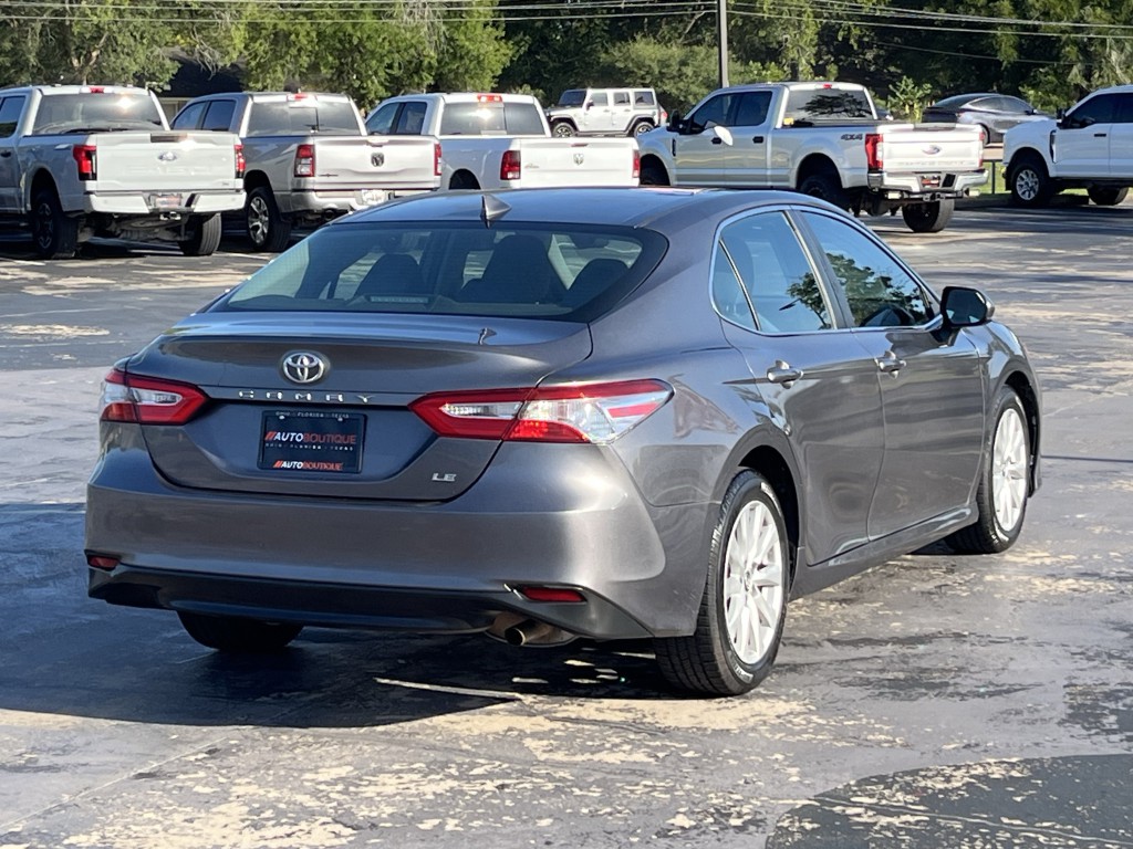 2019 Toyota Camry Image 11