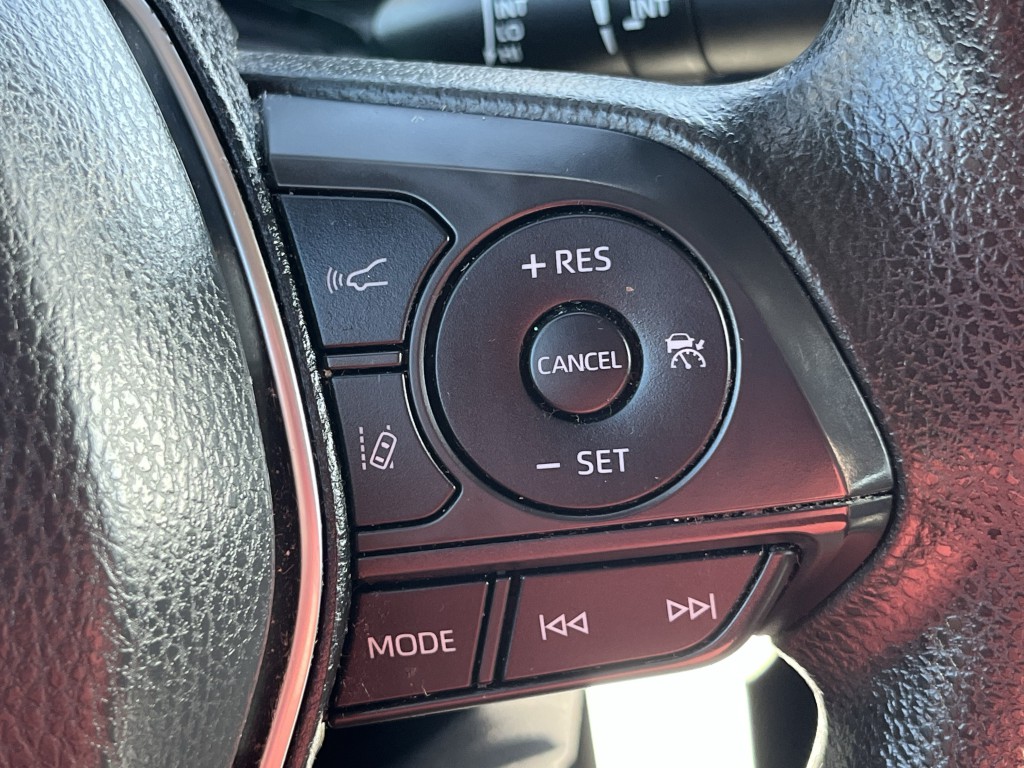 2019 Toyota Camry Image 19