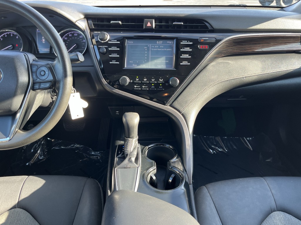 2019 Toyota Camry Image 24